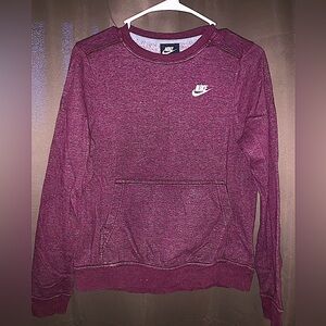 📍Nike Crew Neck Pull Over